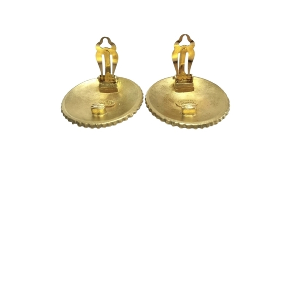 CHANEL Gold Button Earrings main image 4